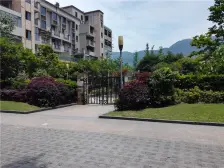 南坪两房端户户型方正,采光视野好朝中庭