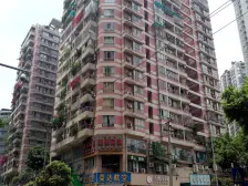 观音桥商圈跃层五房,小区配套齐全,业主诚心出售