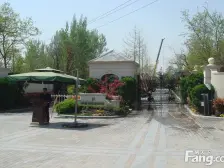 雁鸣湖畔 玫瑰花园别墅 有天有地有花园