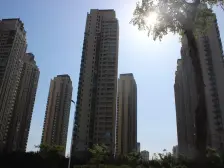 总共三层一二楼复式,地下一楼可以储存东西南北通透