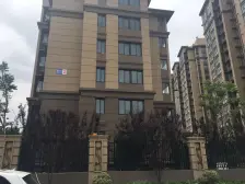 房子新,房东诚心出售,有大平台,采光好