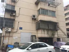 位置好紧靠濠北路三室房东诚心售价可议