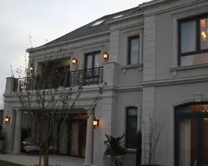 采光好,小区环境优美,交通便利,购物方便