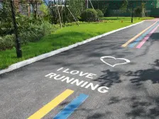 城际列车站旁,三环路口,小区旁有6大公园