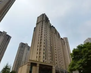 榔梨城市花园小三房 带家具家电 中间楼层随时可看房